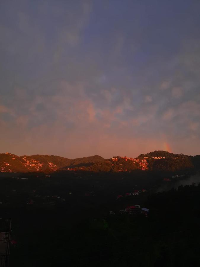 Him Aashrey B&B Homestay 西姆拉 外观 照片