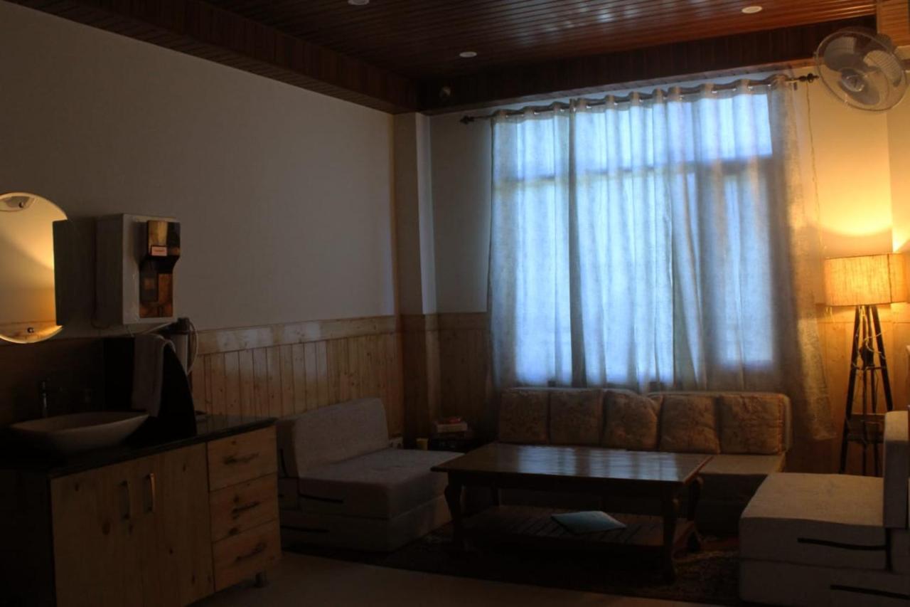 Him Aashrey B&B Homestay 西姆拉 外观 照片
